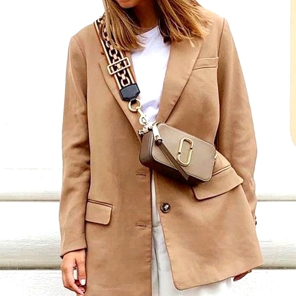 Marc Jacobs Handbags - New🤎Neutral🖤Marc Jacobs Snapshot Chain Print colorblock camera bag neutral bag